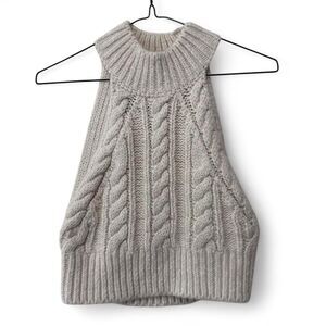 Urban Outfitters y2k Size Medium Cream Cable Cropped Sweater